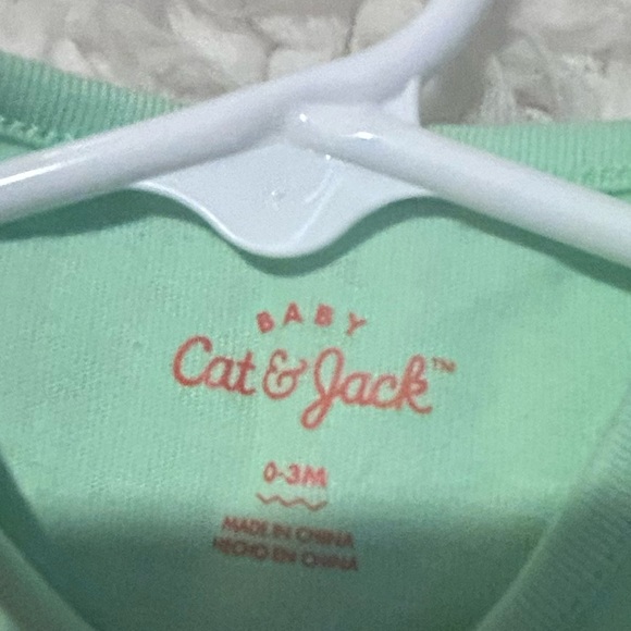 50%off w♥️ 0-3 Month Newborn Baby Girl Bundle Lot 5 sleeper onesie st Patrick - Picture 5 of 11